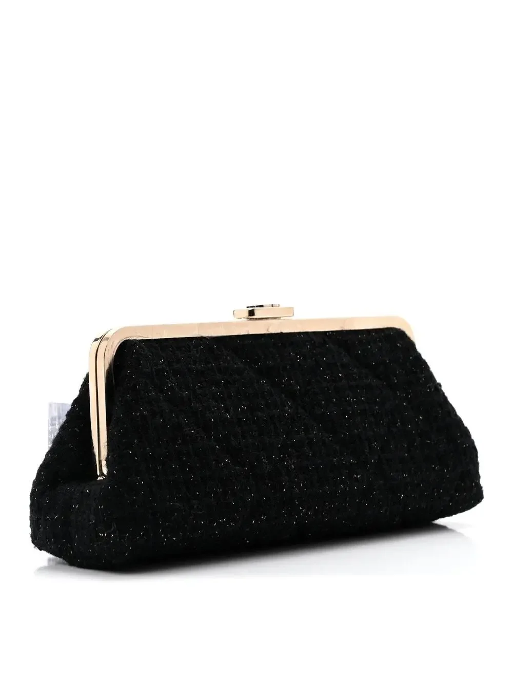 CHANEL indulge timeless